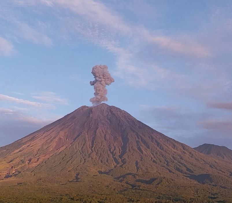 MountSemeru_803x700